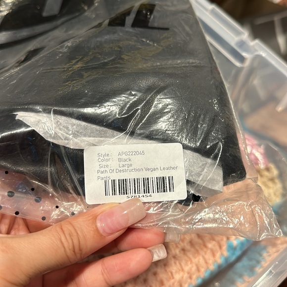 PATH OF DESTRUCTION VEGAN LEATHER PANTS - Picture 6 of 12